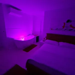 https://varazze-suite-idromassaggio-e-sauna.hotelitalianriviera.com
