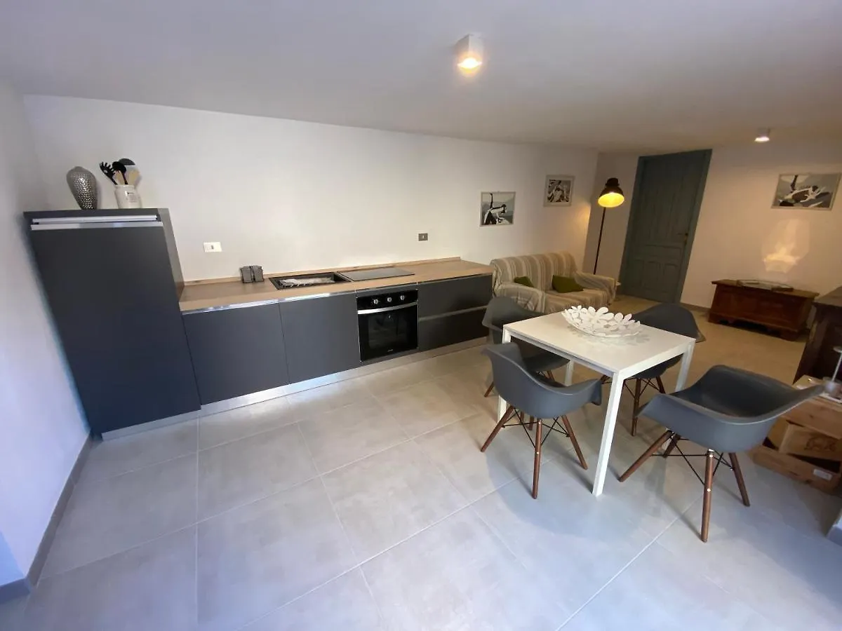 Casa Teresa Villa Porto Pino 0*,
